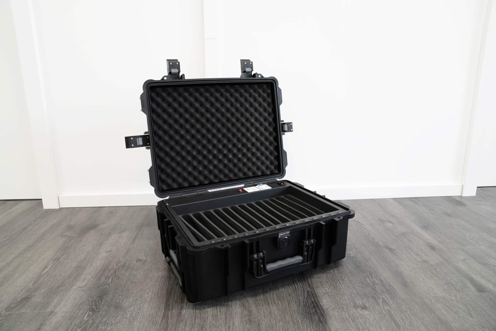 Good Connections® ATON4 T14S tablet charging trolley, sync function, splash-proof, black