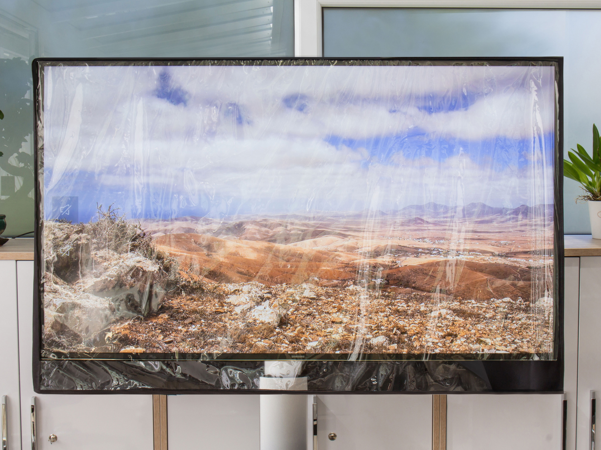 Python® Series TV-Cover Indoor/Outdoor – wetterfester Universalschutz for Ihr TV or Monitor, 78x48 cm, 28“ up to 32“