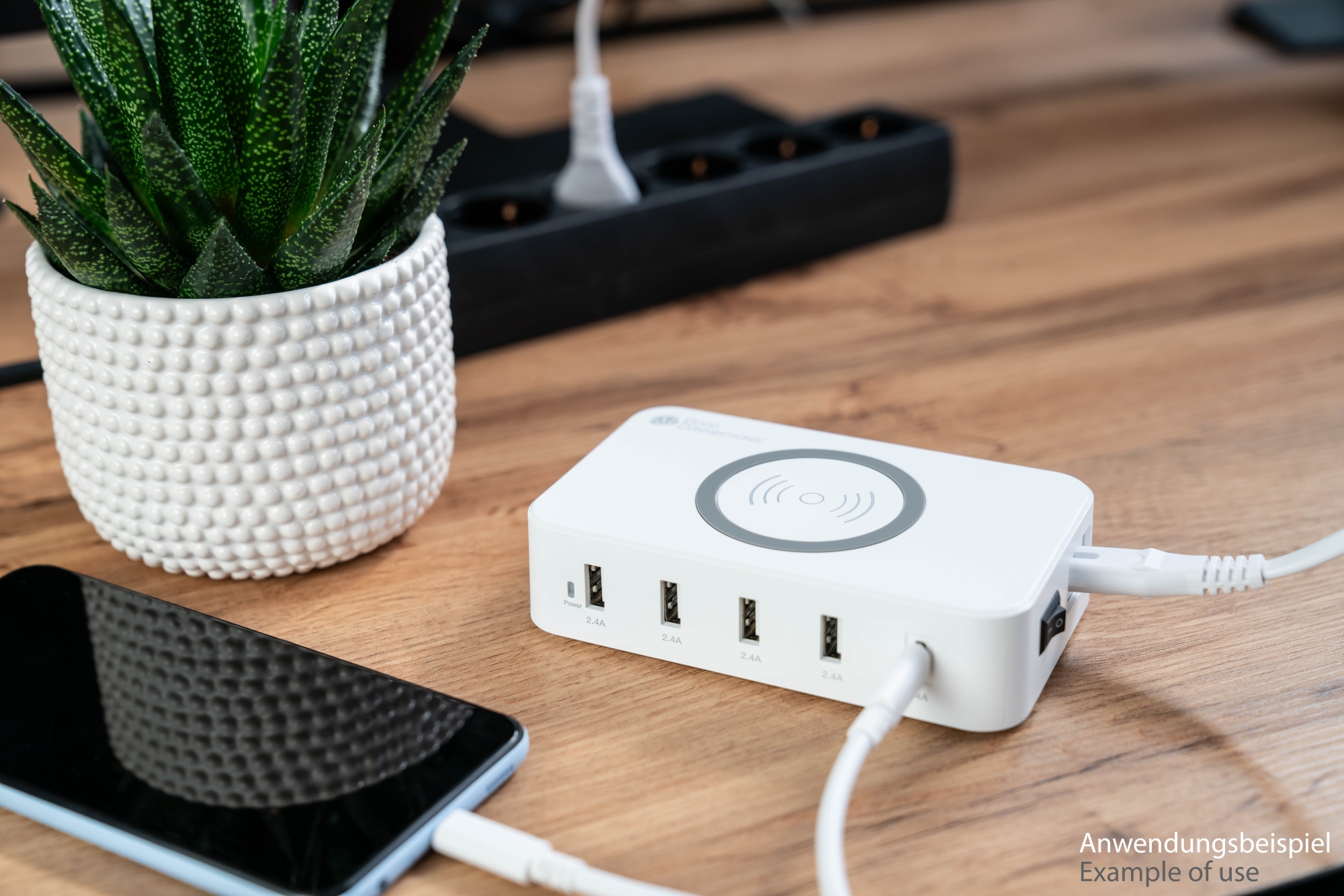 USB desktop charging station 60W, 5 port (1x USB-C™ and 4x USB-A), 10W Qi wireless charging, white, Good Connections®