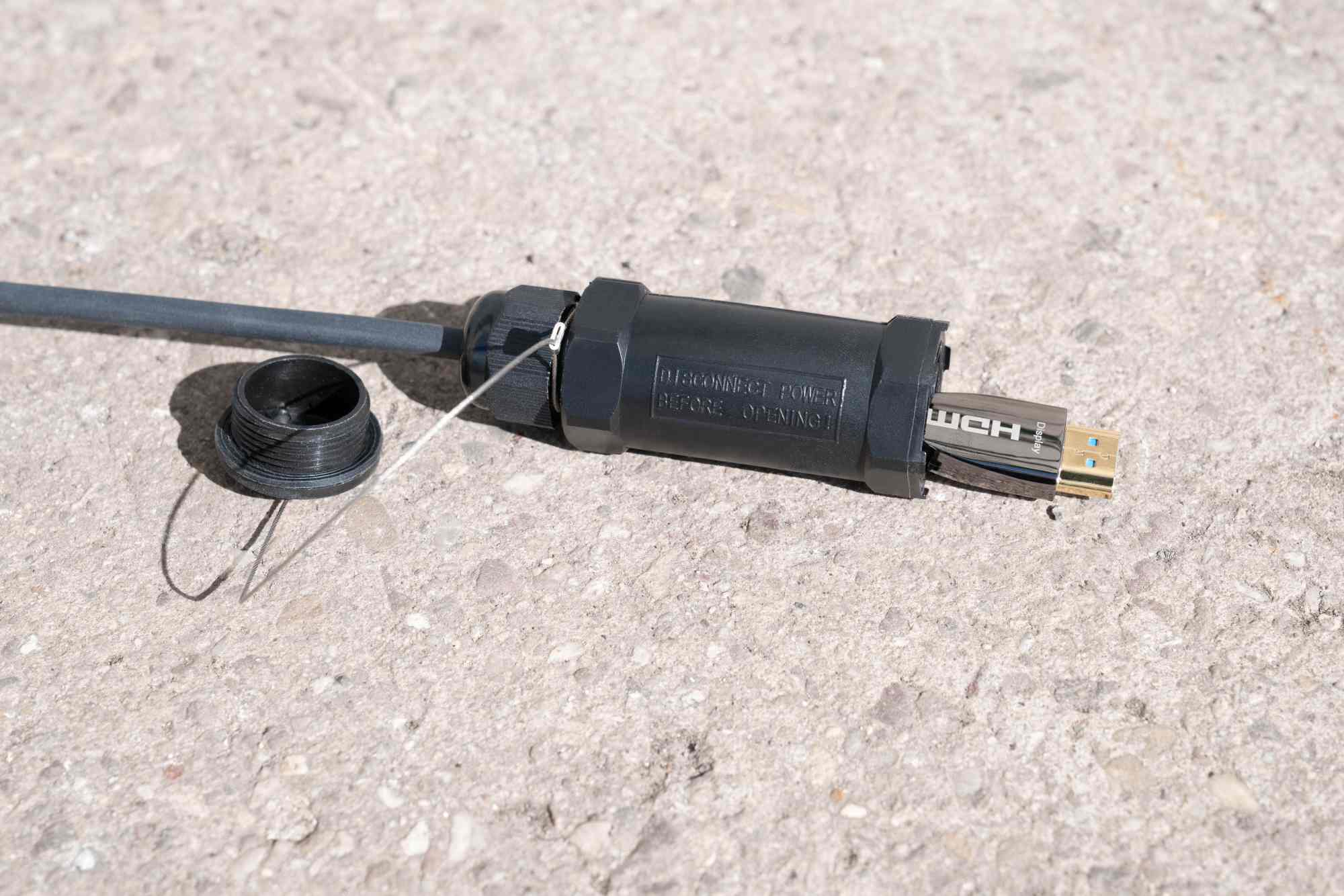 AOC Hybrid High-Speed HDMI® 2.0b, steel armored, 4K @60Hz, 18 GBit/s, black, 50m, PYTHON® Series