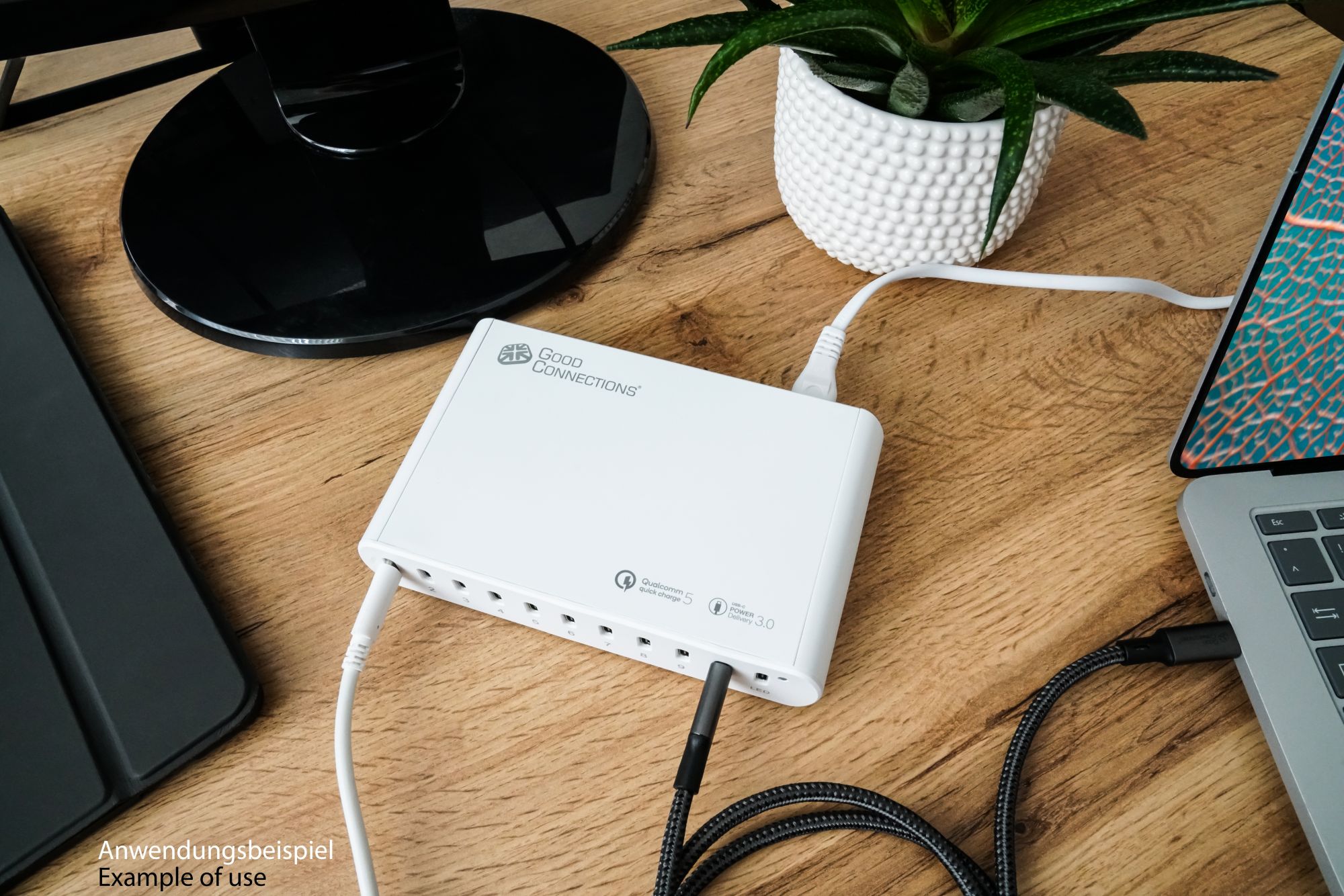 USB desktop fast charging station 65W, 3-port (2x USB-C™, 1x USB-A), white