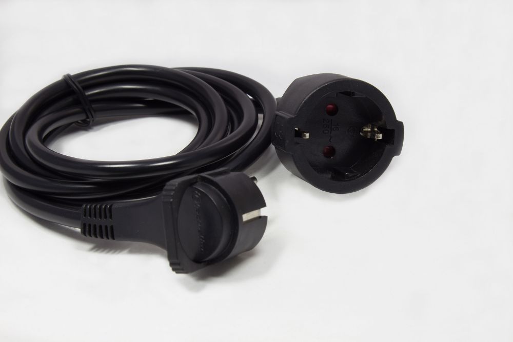 Verlängerung Schutzkontakt-Flachstecker Typ E+F (CEE 7/7, gewinkelt) an Buchse Typ F (CEE 7/3, gerade), schwarz, 1,50 mm², 5 m, Good Connections®